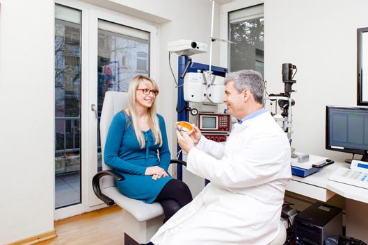 Augenarzt in Düsseldorf für Makuladegeneration
